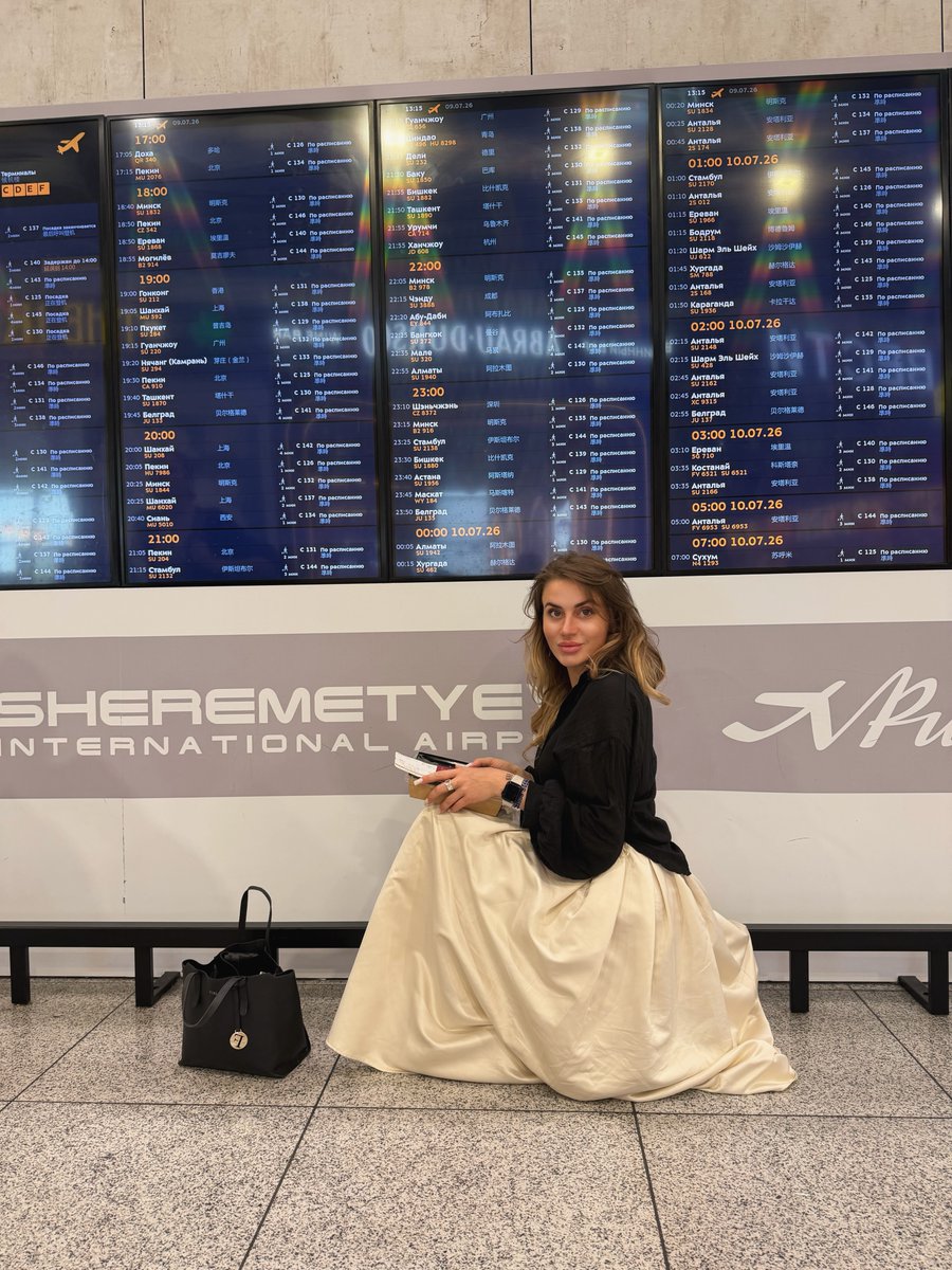IsraelSawtkxgn's tweet photo. Не гордая могу в 37 и у табло посидеть ✈️✈️✈️✈️
#отпуск#шереметьево#travel#fly#travelphotography https://t.co/hd8ZEfH3NN