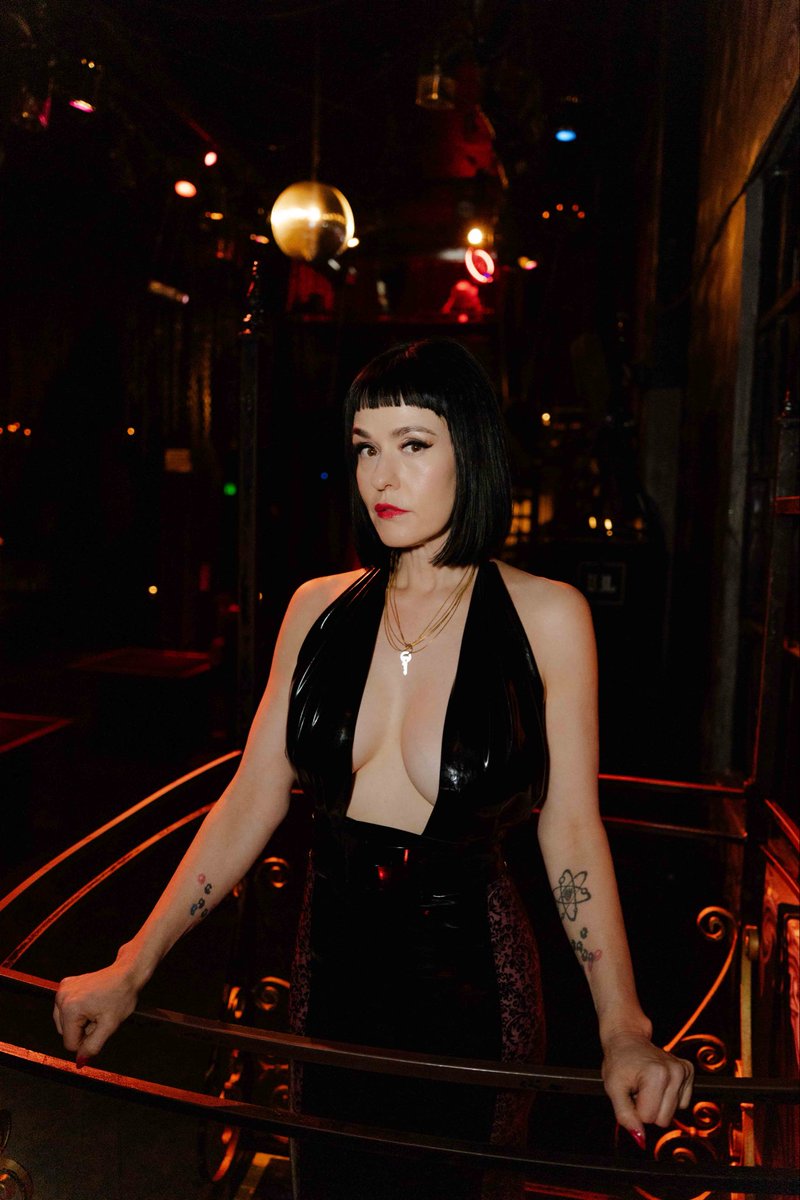 SnowMercy's tweet photo. Guest Domme at Bar Sinister, 9/19/26 https://t.co/fIuPdGcS9M