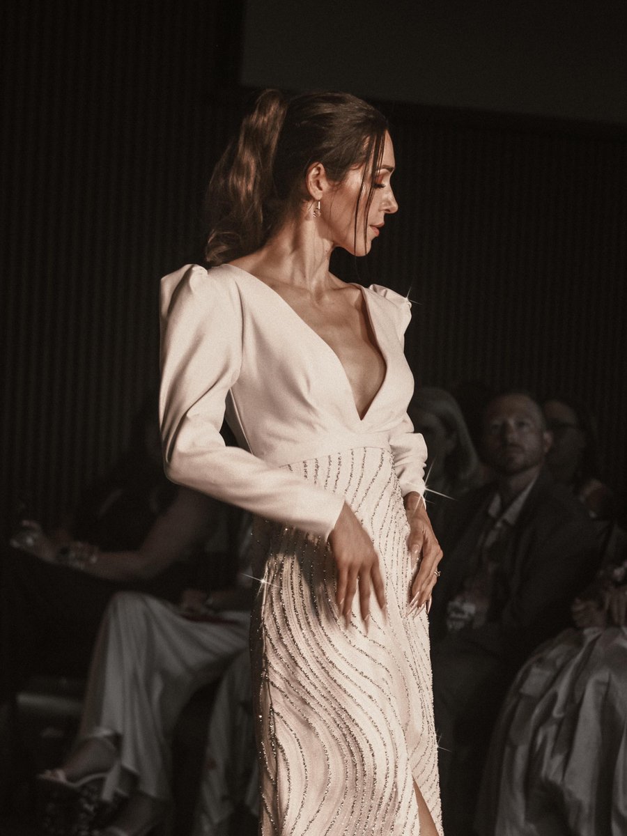 CarlottaDestlq's tweet photo. Photo shared by Eliana Feldkamp | Elle’s Film Studio on June 10, 2026 tagging @deborahvonj, and @orlandofashionweek_int. May be an image of gown and dress. https://t.co/QCKdd0QEDl