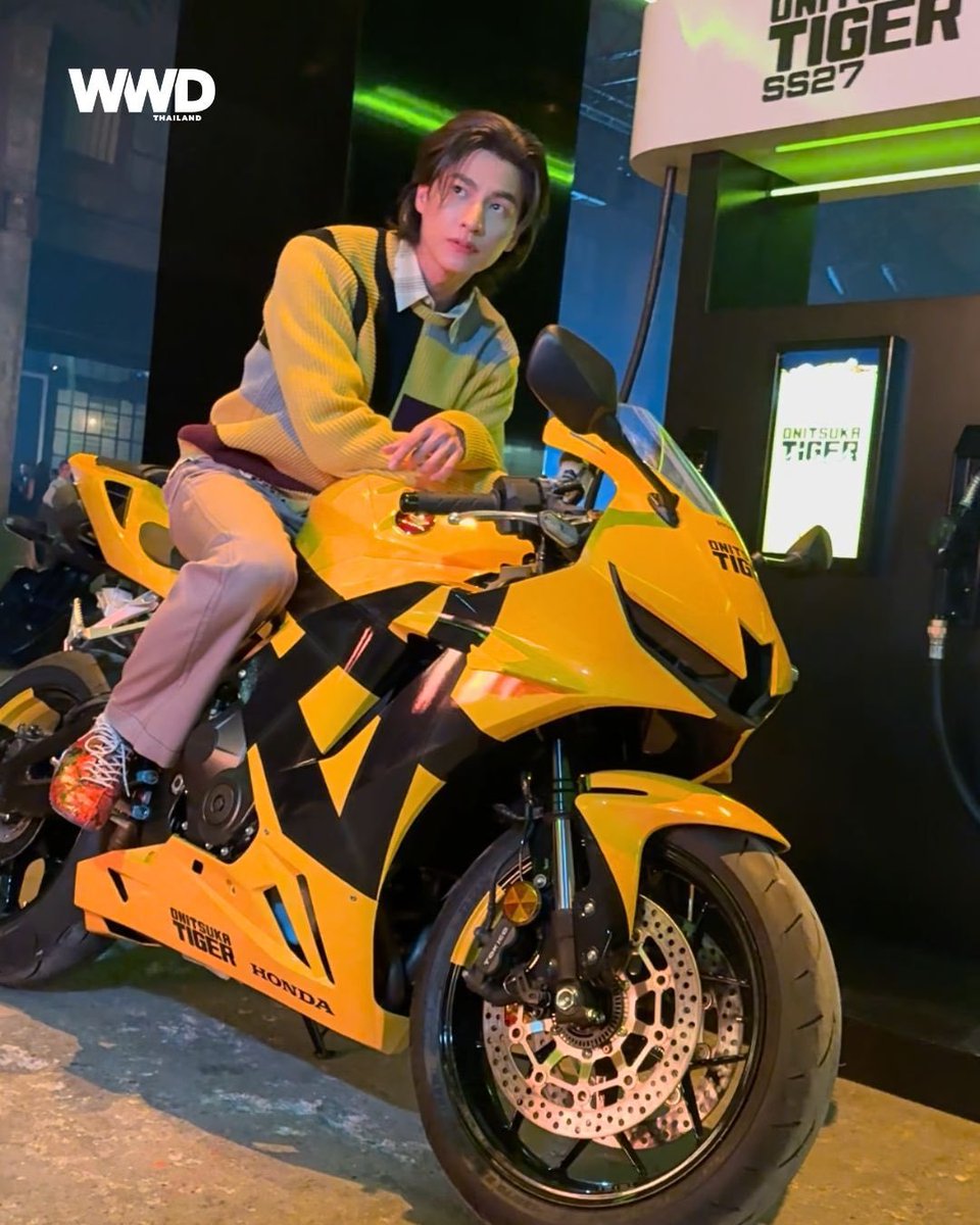 SmileSweet4215's tweet photo. @WWDThailand WoW💛😍So Cool ONITSUKA TIGER SS27 FEAT GULF
#OnitsukaTigerSS27xGULF
#OnitsukaTigerSS27
#OnitsukaTiger
#GulfKanawut #MFW
@gulfkanawut @OnitsukaTiger https://t.co/wCEFdSZEab