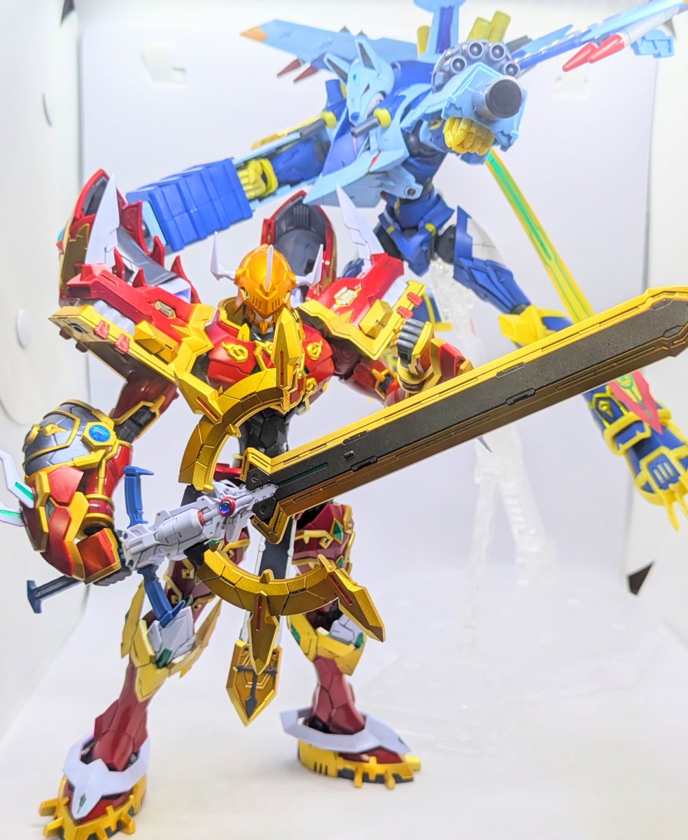 Nrz8vYVWQmK9e0O's tweet photo. #デジモン
#プラモ好きと繋がりたい
マグナガルルモン組み上げて完成です。エアブラシあったらメタルイエロー塗ってたんでしょうけどまぁ画像見た感じそこまで違和感ないからこれで良し！カイゼルグレイモンと並べるのも良いなー https://t.co/y29XQM9dtz