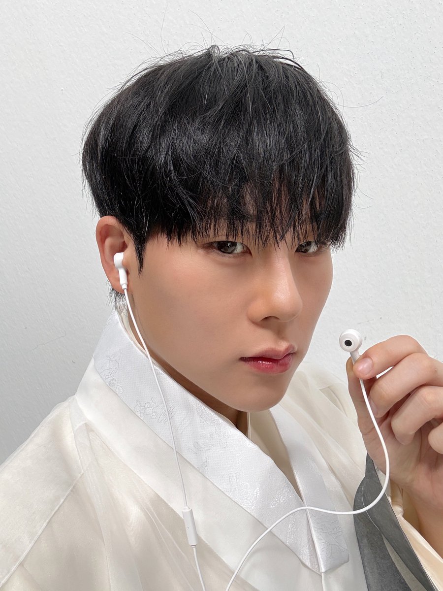 OfficialMONSTAX's tweet photo. 추석 플레이리스트 🎧
🐻 Nothing But Everything - Jon and Roy
🐶 RIDE (Feat. THAMA) - SOLE (쏠)
🐹 Late Night Drive - 기현
🐢 nbdy - I.M
🐝 Heaven - 몬스타엑스

#MONSTAX #몬스타엑스 https://t.co/sEx6kRwNG0