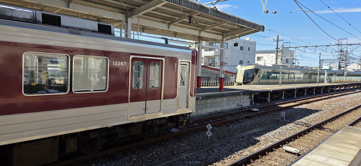 eva_ru6301's tweet photo. 東武に近鉄がいるの不思議 https://t.co/XvgryT3v7Z