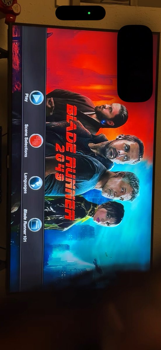 jellycatbeaver's tweet photo. #nowwatching #nw BLADE RUNNERRRRRR https://t.co/ytBqj19flx