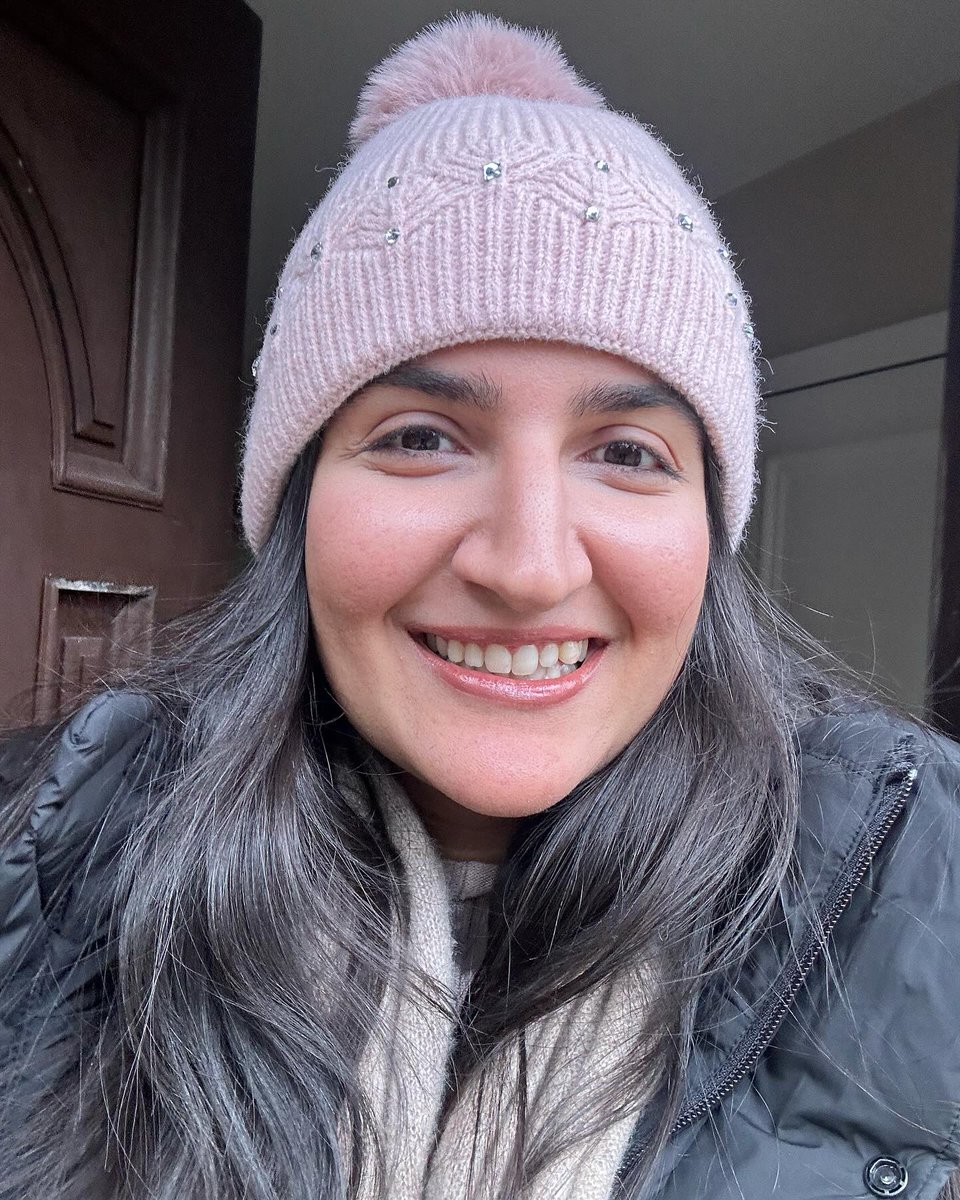 ChiekoPijans's tweet photo. Snapshots from the last month. Some cool things I noted in my journal too
1) Photo of me holding a ruby melted hot chocolate. From the winter market in Bryant Park. So lovely but soooo busy. I was in gloves and my whole ass winter attire. 2) Big https://t.co/NjNDLIMN57