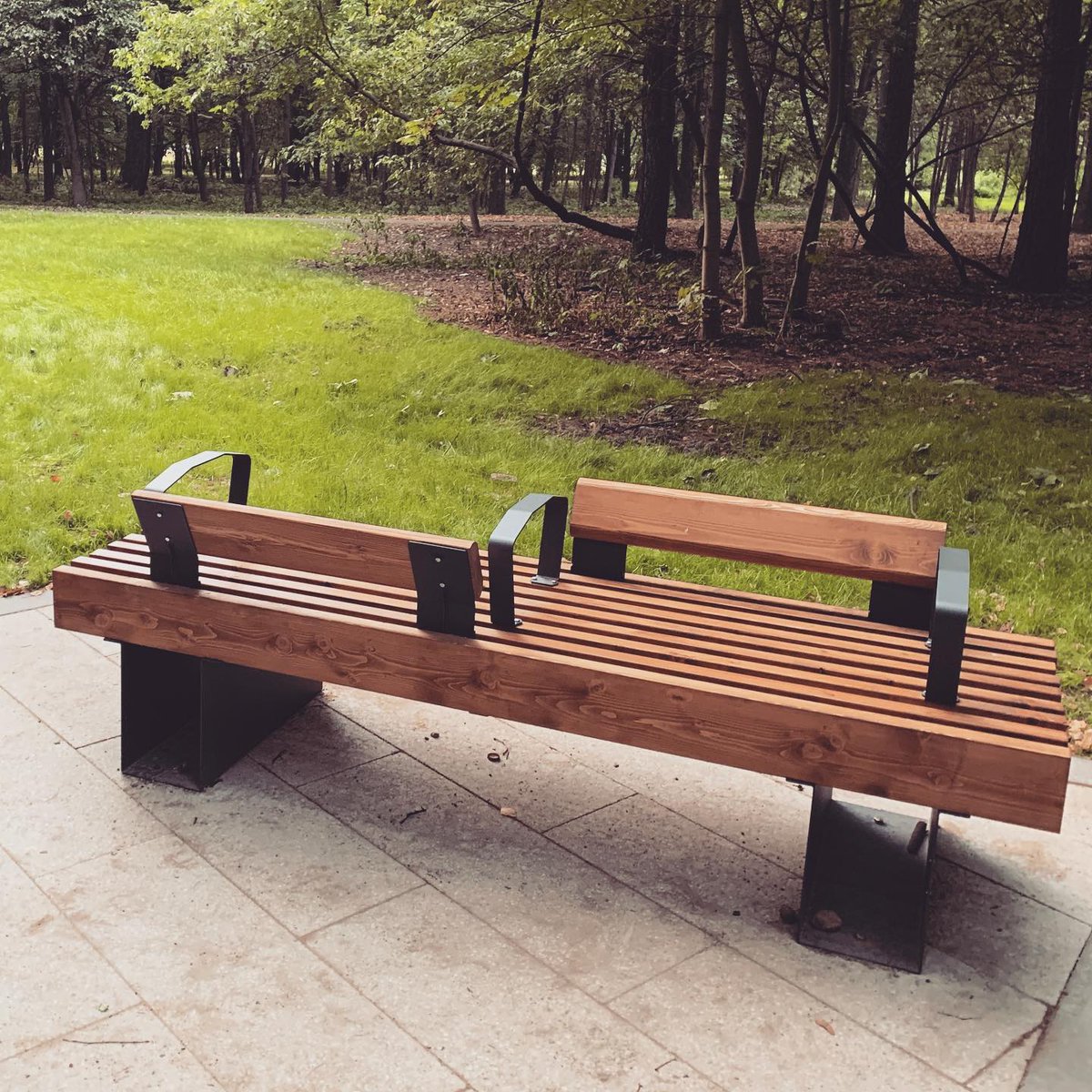SierraPlim4z's tweet photo. Видали такие скамейки? 🦉#кусковскийпарк #антиманьяк https://t.co/B4D0rD2jUz