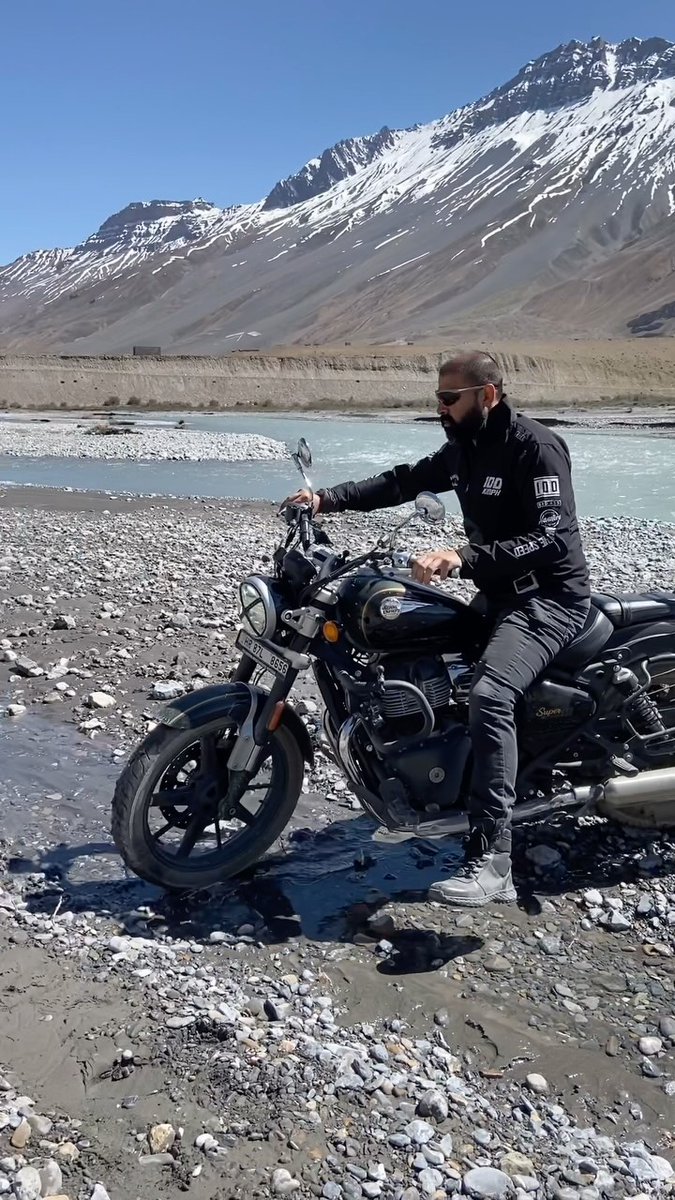 KayleeFathmgep's tweet photo. #supermeteor in #himalayan450 territory

#spiti #spitivalley #instareels #instagood #travel #mountains #spitiride #royalenfield #adventurerider #spitidiaries #motorcycle #viral #viralvideos #spitilife #kaza #manali https://t.co/e1b7wwJ2nB