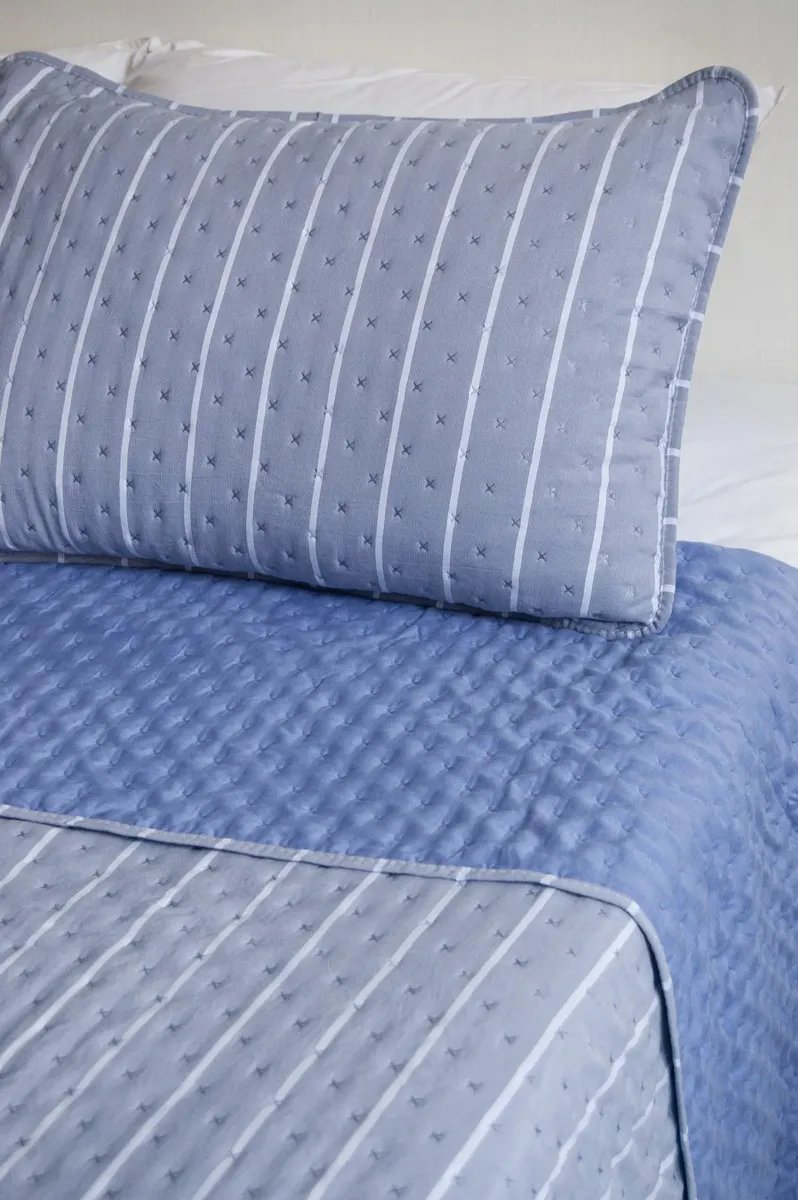 Finanzasbyjess's tweet photo. Cubrecamas Rayado Reversible
1 1/2 Con Funda

Excelente precio $36.996 ⭐
Conseguilo acá: 
https://t.co/EOikkLZ84o https://t.co/TDUzkUVDTk