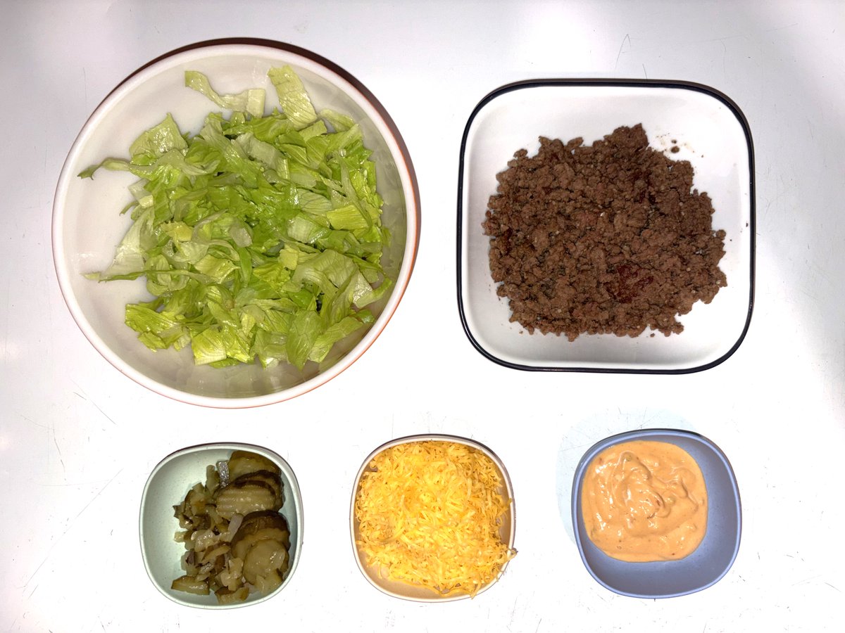 bodybygrok's tweet photo. Meal Breakdown 02 - Big Mac Bowl #mealbreakdown #countingcalories

Grand Total (933 cal, 71.5g protein)

8 oz lean (88%) ground beef (576 cal, 57g protein)
56g medium cheddar (240 cal, 12g protein)
4 cups romaine lettuce (32 cal, 2g protein)
65g spicy dill pickle (10 cal, 0g protein)
3 tbsp G. Hughes Thousand Island (75 cal, 0g protein)