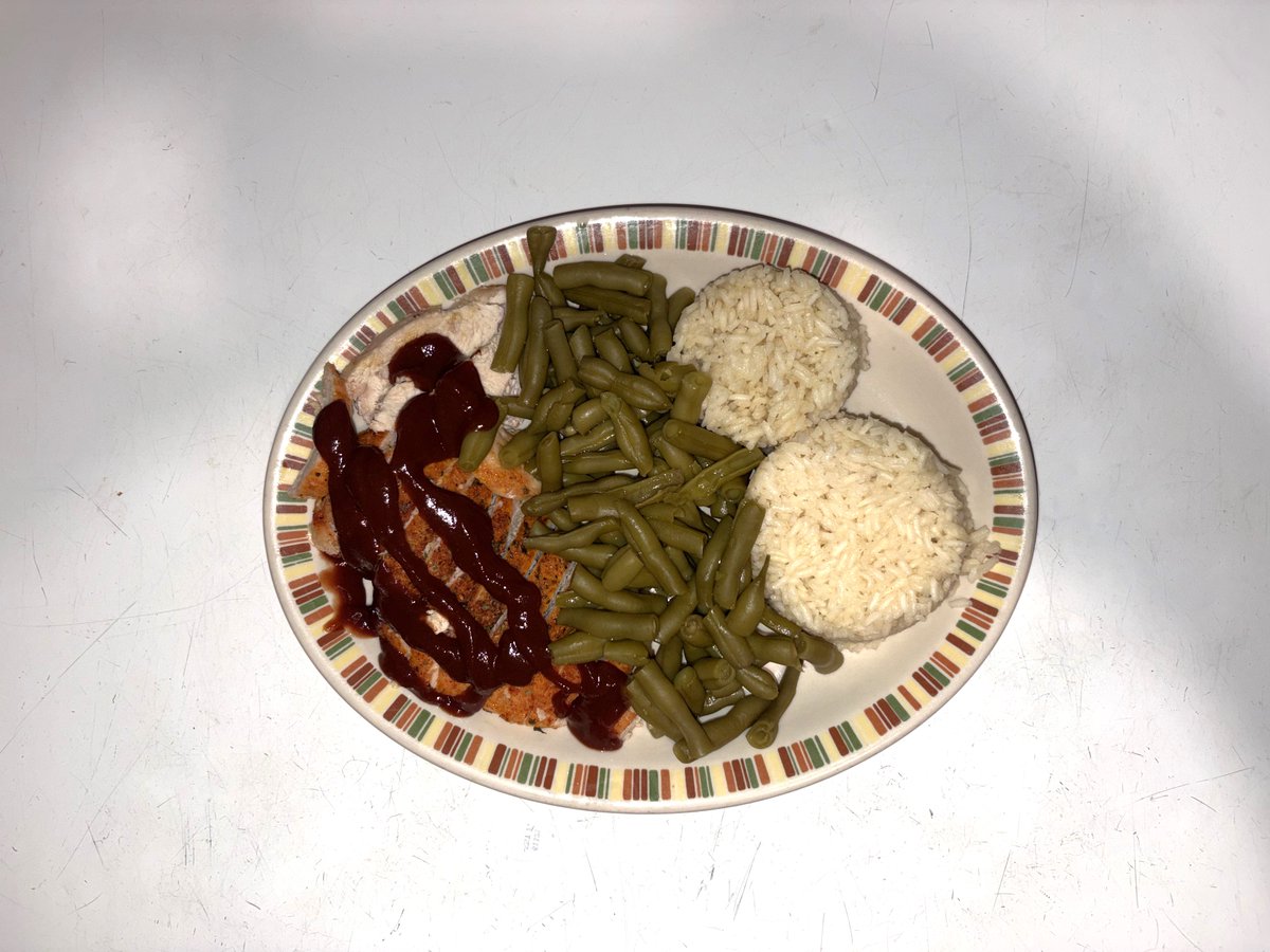 bodybygrok's tweet photo. Meal Breakdown 01 - Chicken & Rice #mealbreakdown #countingcalories

Grand Total (861 cal, 99.5g protein)

10 oz chicken breast (470 cal, 88g protein)
1.5 cups rice (308 cal, 6.5g protein)
1 can green beans (60 cal, 3.5g protein)
3 tbsp Ray's Sugar-Free BBQ Sauce (23 cal, 1.5g protein)