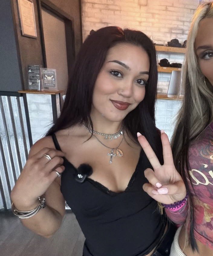 SolSpikeFX's tweet photo. She’s so gorgeouss 🥹 https://t.co/Pn2lzg6w0U