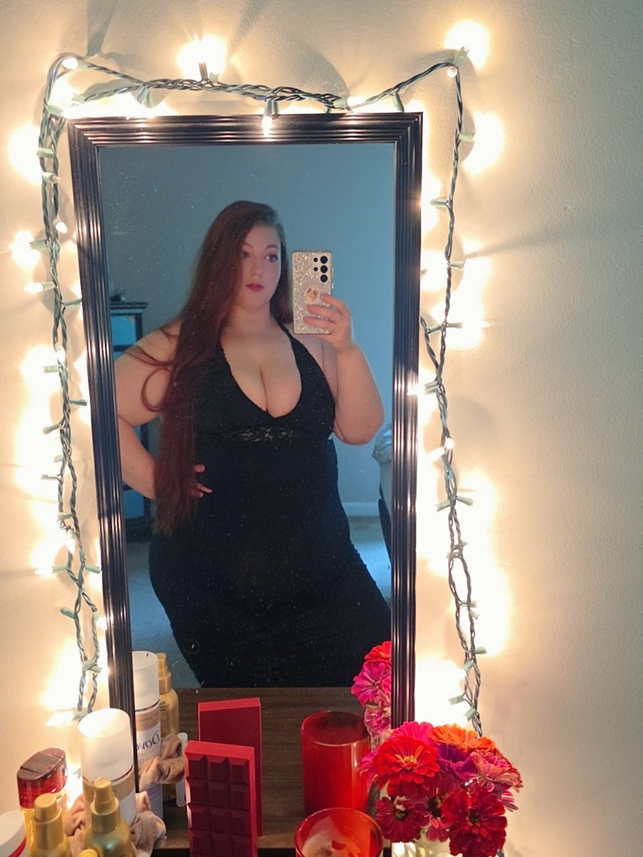 Veefantasy077's tweet photo. Date night dress 🥰
#bbw #curvy #milf #dress #plussize #plussizefashion https://t.co/9sVbu4WeER