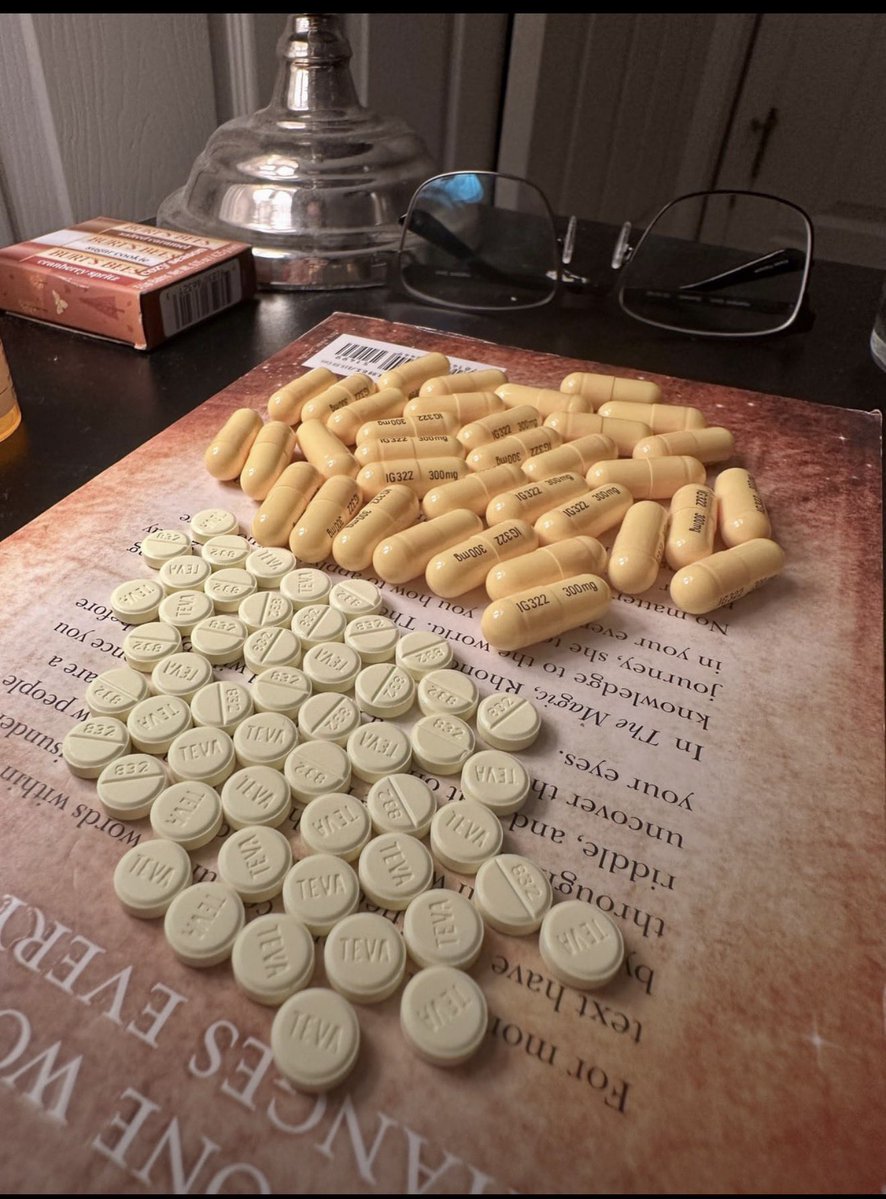 Twenty1eb1's tweet photo. Here’s the Clonazepam and Gabapentin prescriptions. Teva is my favorite! LMK if you need #drugtwt #drugs https://t.co/6ryu0HCO5e