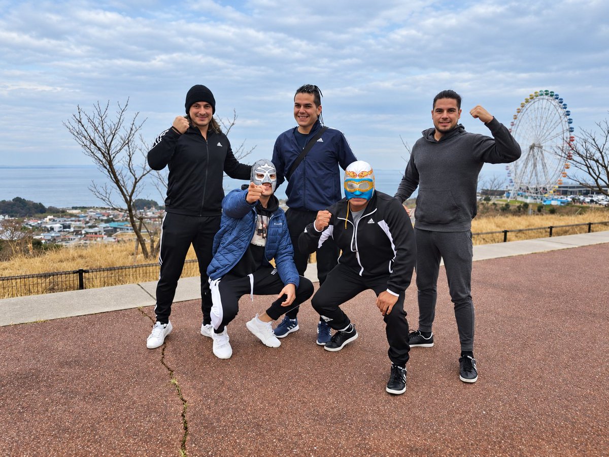 JrStuka's tweet photo. 🔥 FANTÁSTICA MANÍA 🇯🇵
                     ENERO 2020

#Miercolesderecuerdos 🤩

Estás fotografías guardan un momento muy especial de nuestra gira por japón 🇯🇵. 
MÍSTICO, VOLADOR JR, SOBERANO JR, NIEBLA ROJA, Dulce Gardenia AUDAZ, ANGEL DE ORO Y UN SERVIDOR STUKA JR., recorrimos miles de kilómetros llevando con orgullo la fuerza y la tradición de la lucha libre mexicana 🔥🇲🇽🤼‍♂️ 

Cada función, cada viaje y cada momento entre compañeros formaron parte de una experiencia que dejó huella en nuestras carreras.

La gira terminó, pero el recuerdo y el orgullo de haber representado a México siguen intactos 🇲🇽

#wbw #tbt #fblifestyle #njpw #CMLL #StukaJr