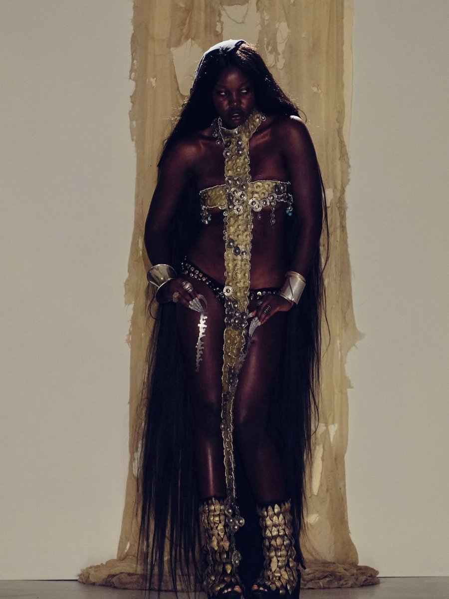 PHEAUXCOUTURE's tweet photo. Fatim Seck for GUVANCH ss27 "AJE" runway show. https://t.co/xyP3vHgSa0