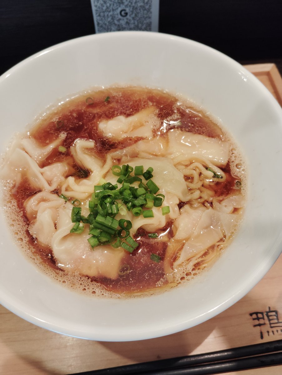 kamofujitensyu's tweet photo. 今日も海老ワンタン麺やってますよ。
本日もよろしくお願いいたします。 https://t.co/ybzMbXCE10