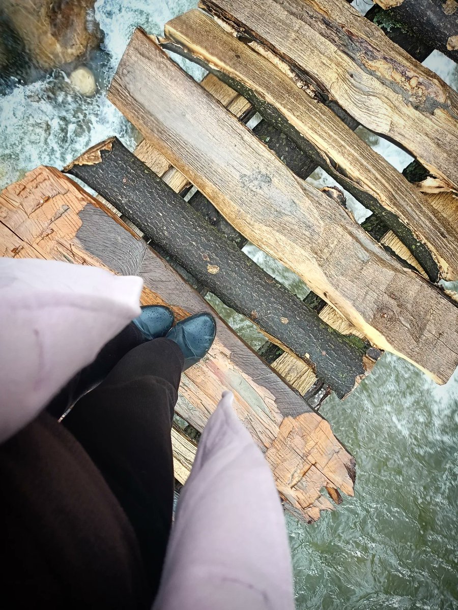 burak42_28's tweet photo. Some rain, some love. https://t.co/BMWW9tnhAn