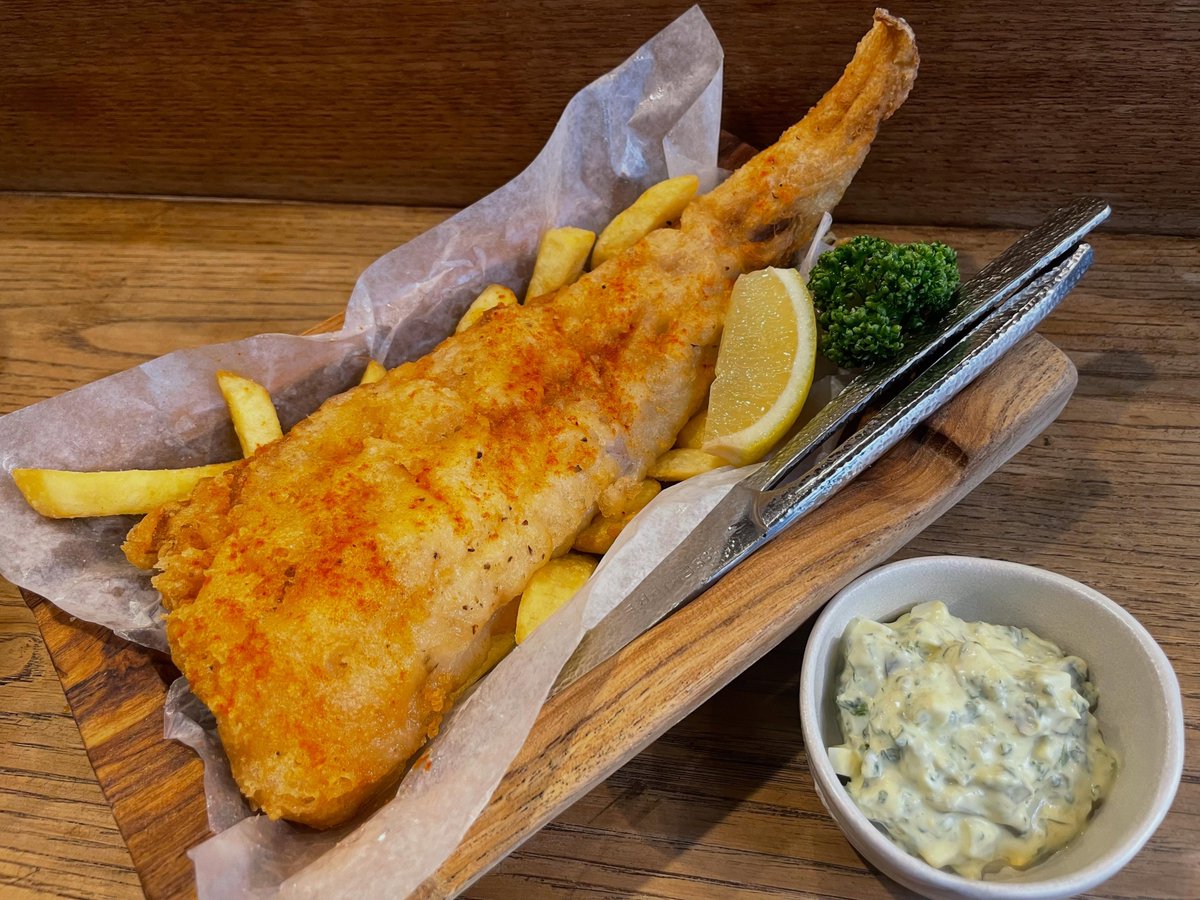 KanejinFC's tweet photo. 蔵前にフィッシュ&amp;チップスあります！ 
 #カネジン #蔵前 #浅草 #フィッシュアンドチップス #FishAndChips #臨時休業 https://t.co/vCh9IECTxE