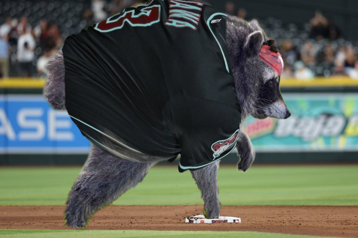 PHNX_Dbacks's tweet photo. JIMOTHY TAWA LAUNCHES A FIRST PITCH FASTBALL FOR A SOLO HOME RUN TO PUT THE GOOD GUYS UP 5-2 https://t.co/kYljoJKo6l