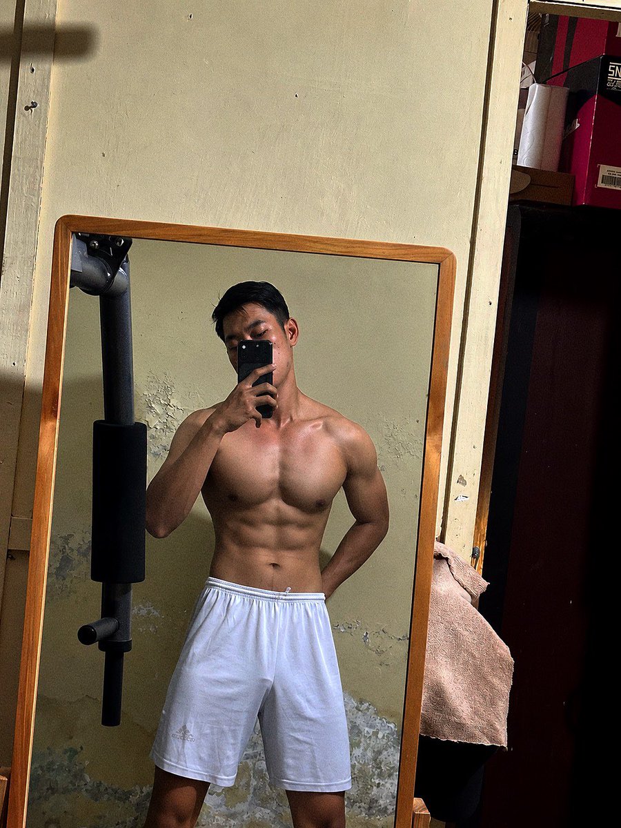 Jimbon_blabla's tweet photo. Ad lawan ga nnti malam ?? 😌💪🏻🔥 #gymbuddy https://t.co/i8C6voh50W