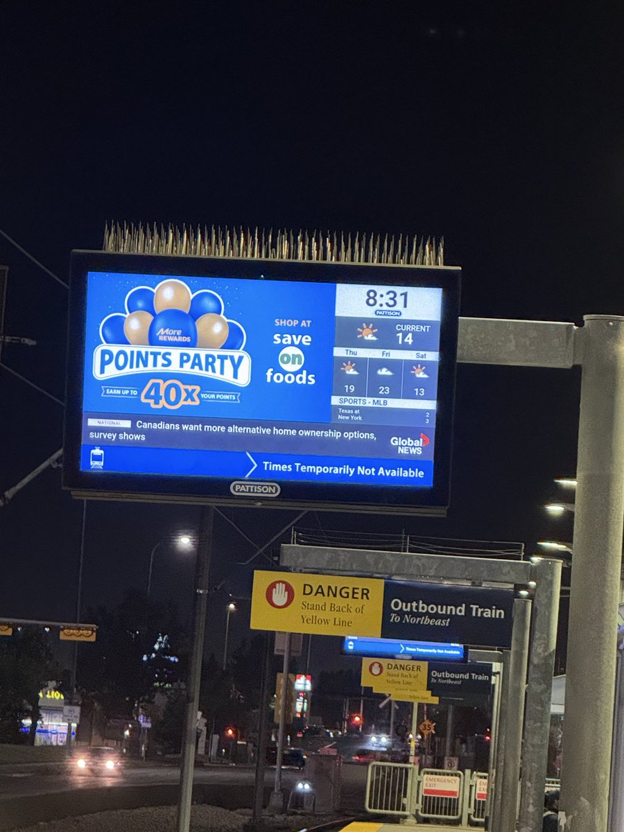 corgiqueen2224's tweet photo. @calgarytransit hi! I just want to let you know that train times are not working. Can you turn them on? https://t.co/VwgWsD97CQ
