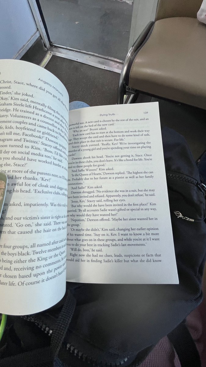 sawadxk4's tweet photo. reading on a public transport is not performative karena buat bbrp orang waktu saat commute itu satu-satunya waktu yg bisa dipake buat baca buku [bbrp org = gw😞☝🏻] https://t.co/YCoVNn8pKV