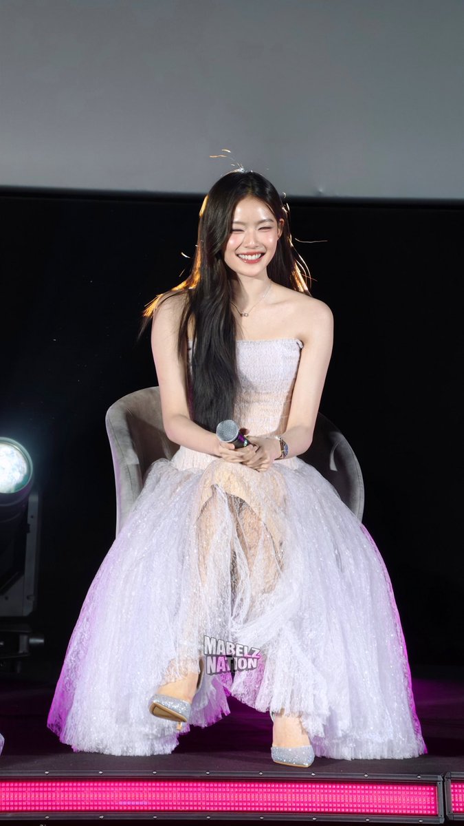 mabelz_nation's tweet photo. นี่คนหรือนางฟ้า! มาเบลในลุคนี้สวยมากจริงๆ😳💖

#Mabelz_PiXXiE #PiXXiE
#PiXXiE_DUST_GalaNight https://t.co/5ZTIu74lGI