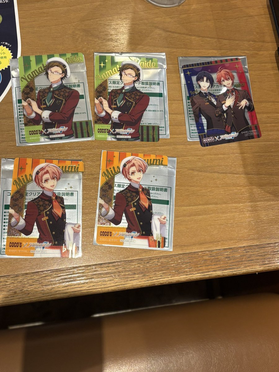 Free2233126's tweet photo. 【交換】
アイドリッシュセブン アイナナ
ココス COCO'S
特典クリアカード 

求 第1.2弾環 3弾MEZZO

譲 第3弾 大和2 三月2 いおりく

都内手渡し、郵送でお願いします。
お気軽にお声がけ下さい
出先のためID無しで失礼します。 https://t.co/enuVPhRC93