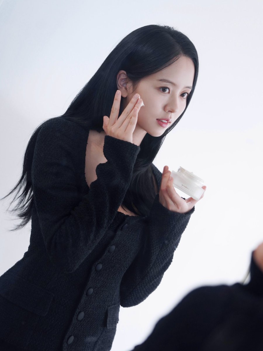 sohyunkime's tweet photo. 🖤 https://t.co/JDToCDqtgt