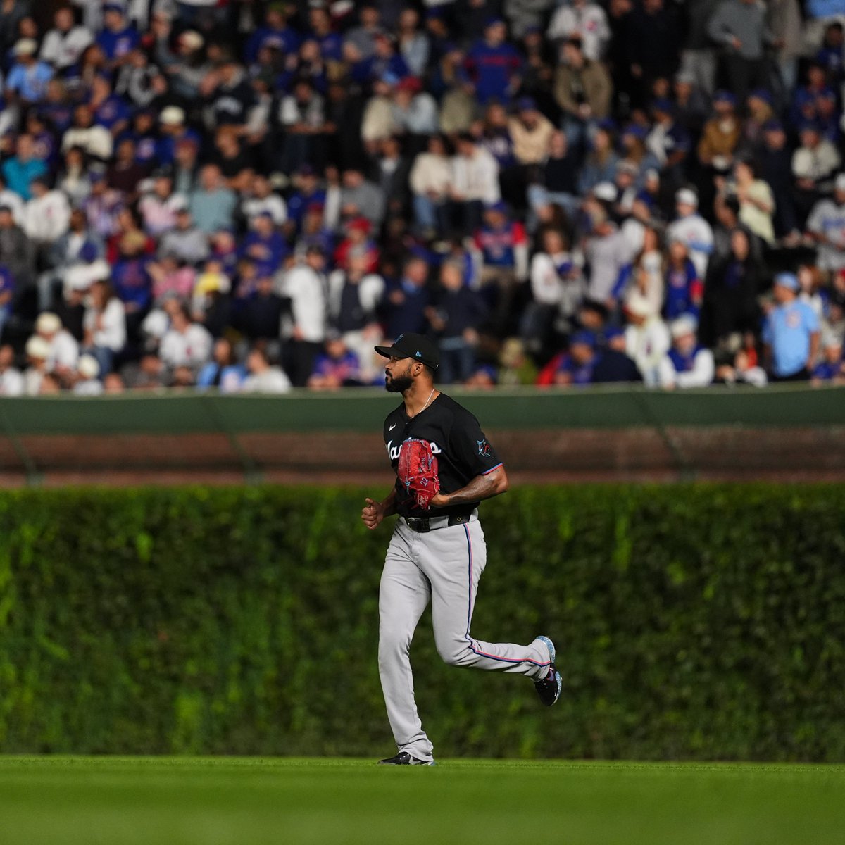 Marlins's tweet photo. ah shoot https://t.co/PT2neWILbv
