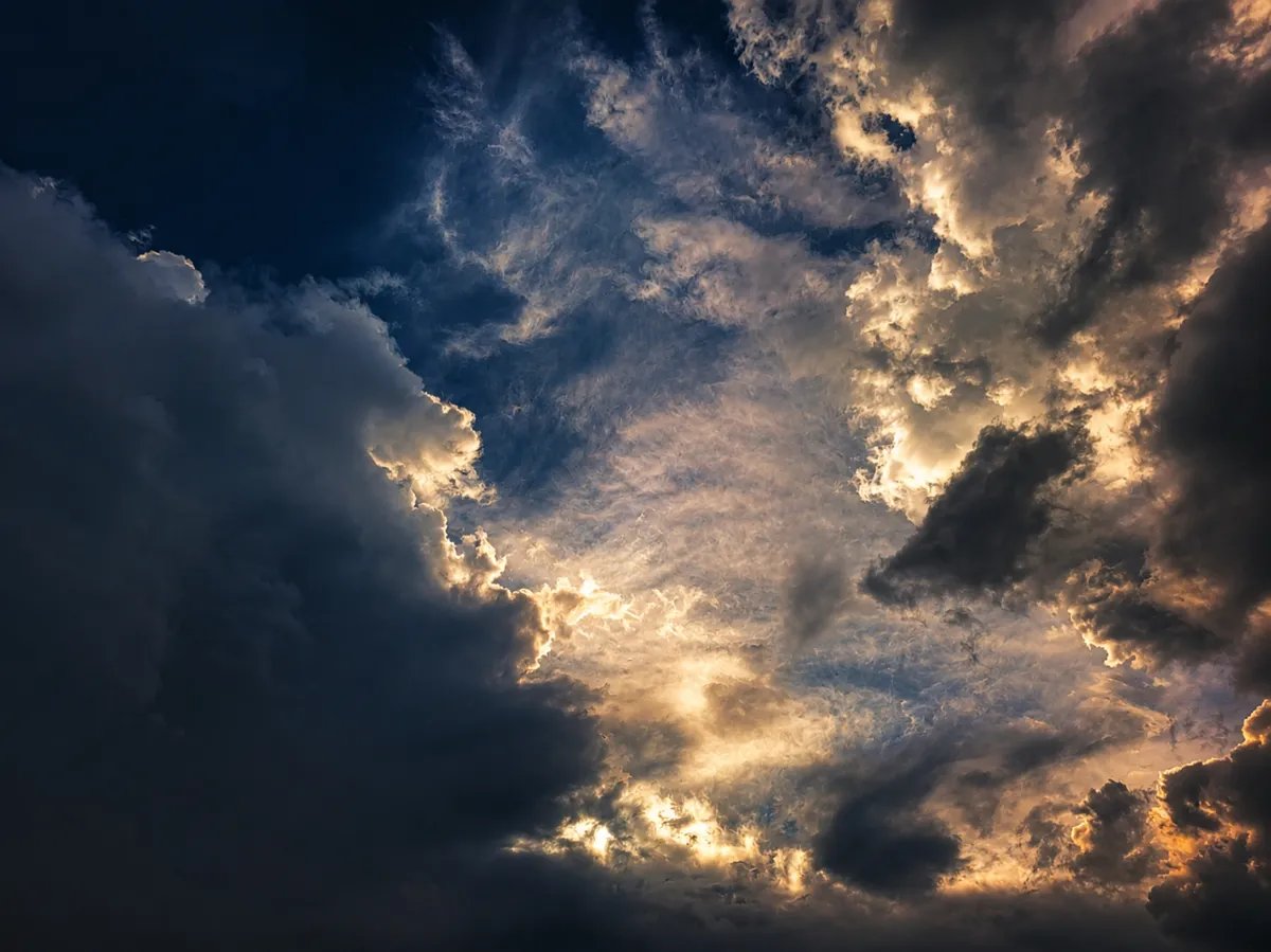 CnNymphs's tweet photo. Heaven's Fracture ⭐

@TransientLabs 

1/1   ::  0.2  ETH

📷 Original #photograph captured and edited by me. #PhotographyNFT https://t.co/b1bx5N7E6Q