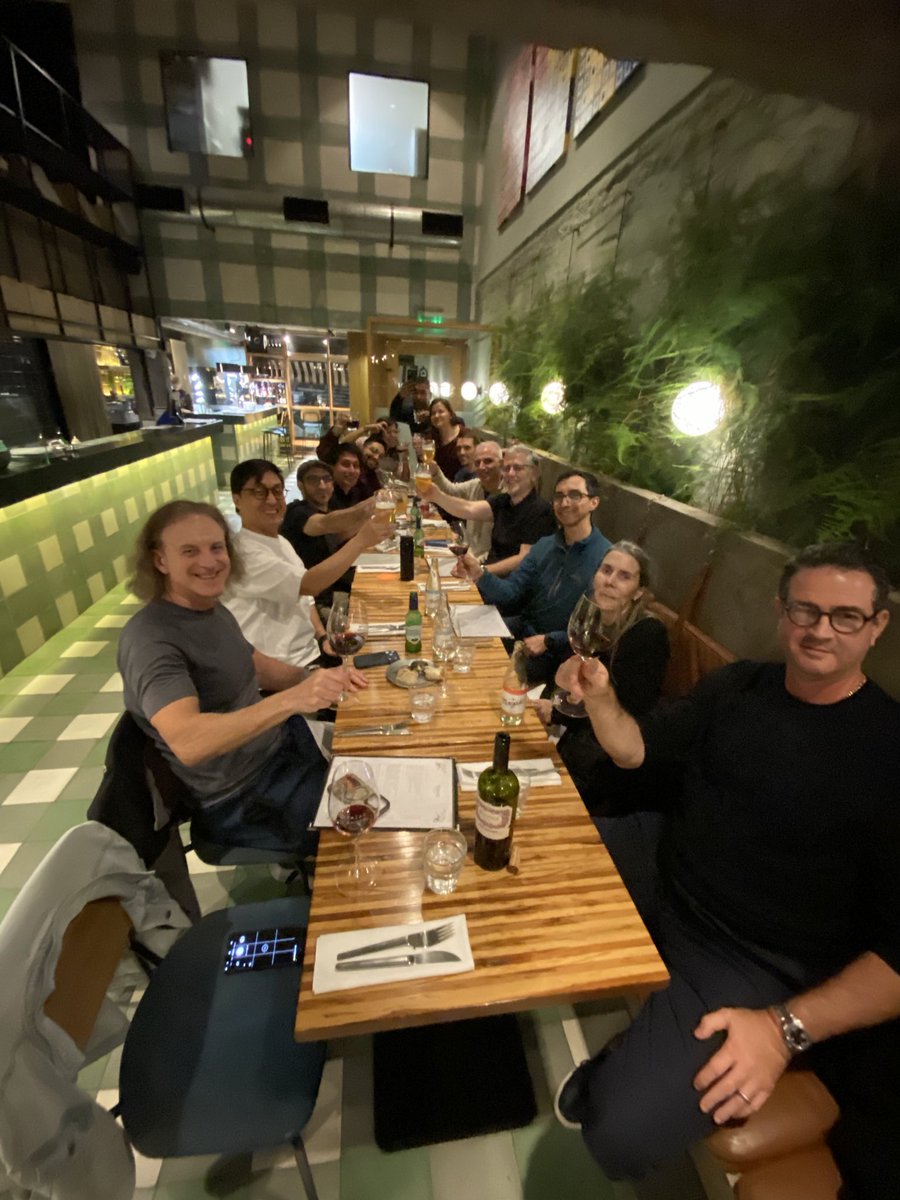 HyenukChu's tweet photo. Ahora las fotos del Meetup Buenos Aires 🇦🇷 https://t.co/wdM3qce2Nv