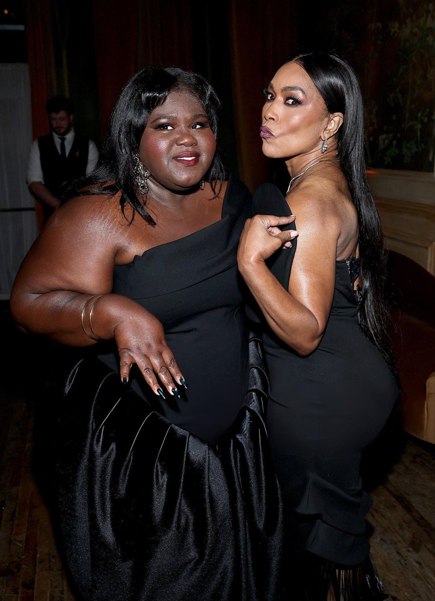 angelicxbassett's tweet photo. two divas 😍🖤 https://t.co/eGebVi8hbO