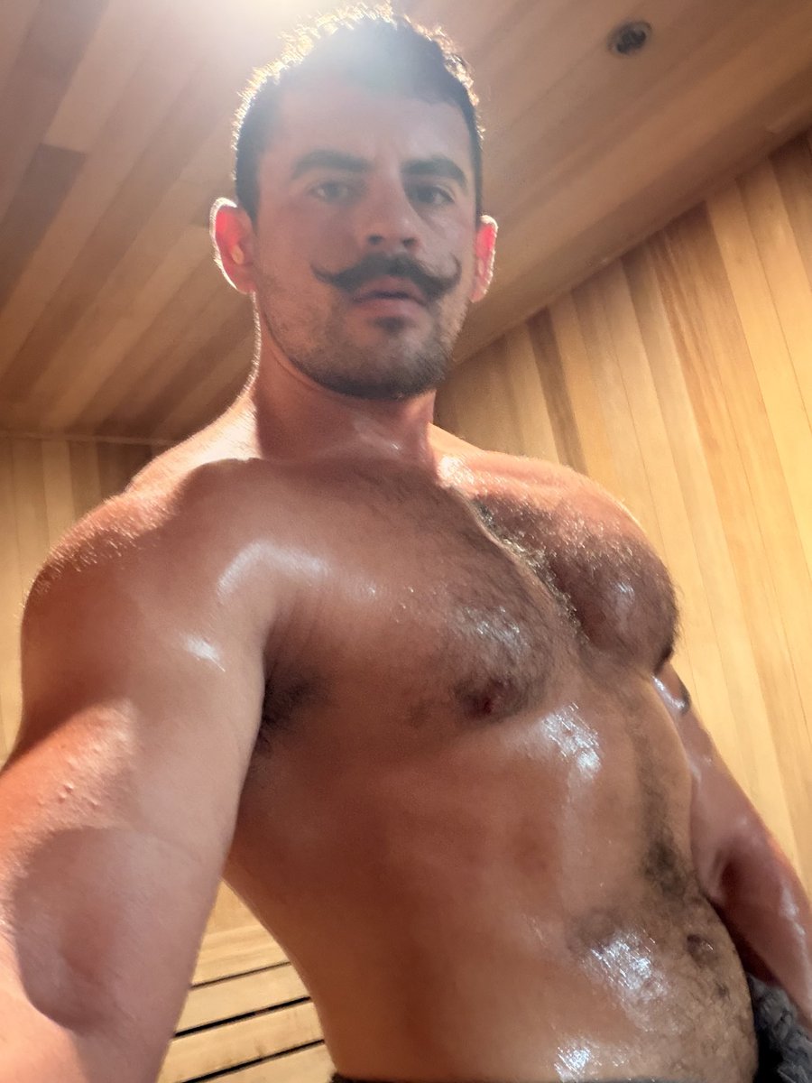 NavyBeau94's tweet photo. Come sit in the sauna with me 😈 https://t.co/pQJqcrQviz