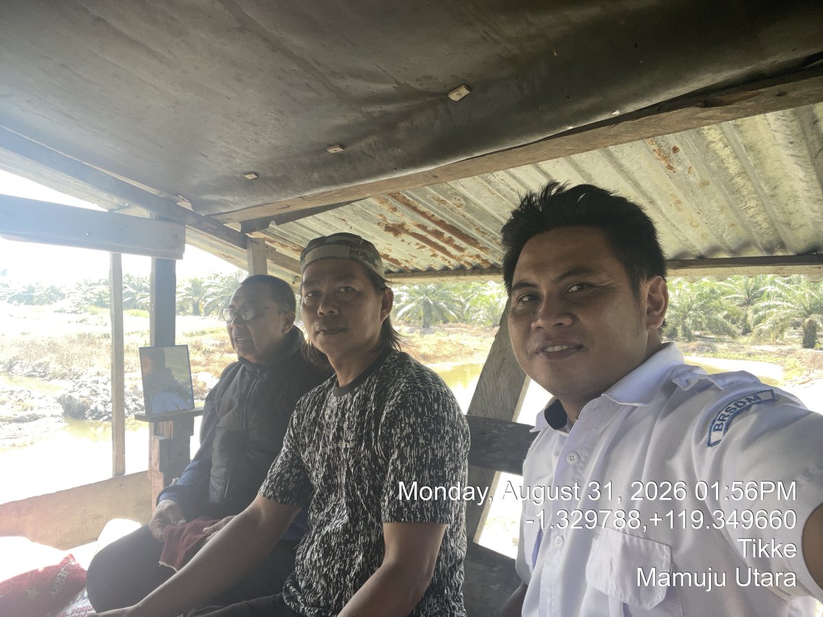 ammank_thoogie's tweet photo. Senin (31/8), Andi Arman, Luhkan Kab. Pasangkayu, di Pokdakan Tambak Harapan Maju Ds Tikke, Mendampingi  Akses Informasi Mengenai Pupuk Subsidi #GiatLuhkanSatminkalMaros #Pasangkayu https://t.co/NLXMEMvE9M