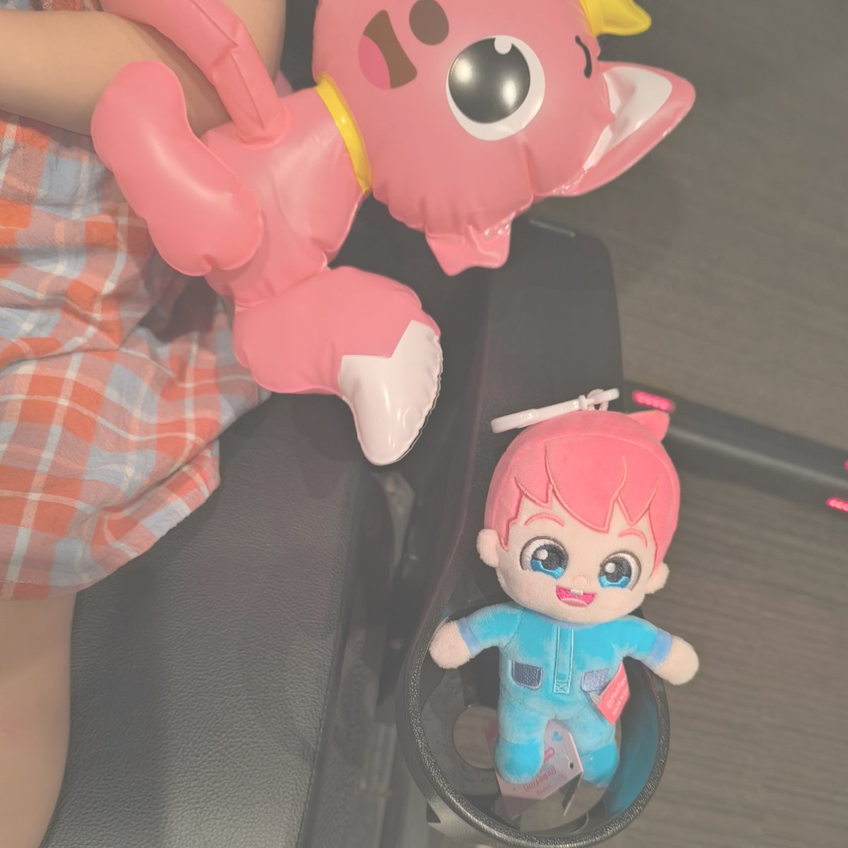 _kyawarinnnn_'s tweet photo. ㅤ⠀​​ㅤㅤ⠀ ⠀ ⠀ ⠀ 
3歳👧🏻 0歳👶🏻の
映画館デビューにぴったりだった
#ベベフィン映画 (∩｡･ω･｡)⊃🪄⌒♡｡．

終始集中して見ていたお姉ちゃんは
もっと見たい！と泣いてました（ ）

もう一回くらい行きたいな～～🤍💭
ㅤ⠀​​ㅤㅤ⠀ ⠀ ⠀ ⠀ ⠀ https://t.co/QiIwRqCXvK