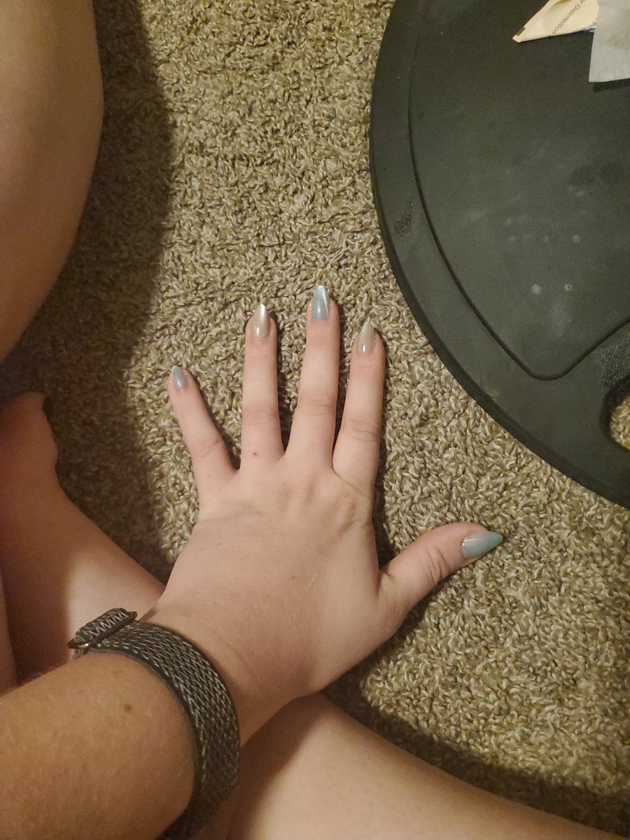 Gracefulaster's tweet photo. new nails 💅 https://t.co/DyyrKix0Ro