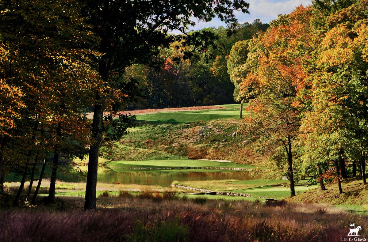 LinksGems's tweet photo. Today is the first full day of fall and, for those of us who live in the northeastern U.S., the start of the best 6-8 weeks of golf on the calendar.

Here’s a set from the gorgeous Somerset Hills, A.W. Tillinghast’s garden state masterpiece, ablaze in autumn color.

In good years, these next two glorious months of fall make the following four months of winter misery tolerable. Here’s to hoping this is one of those years.