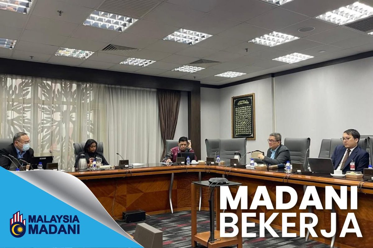 bheuu_jpm's tweet photo. BHEUU JPM MENERAJUI TRANSFORMASI PROSEDUR MAHKAMAH DEMI MEMARTABATKAN EKOSISTEM PENGANTARAAN KOMERSIAL NEGARA
Pautan facebook: https://t.co/FQ5D58AHOF
#BHEUUJPM
#Pengantaraan
#Akta881
#KaedahKaedahMahkamah2012
#ReformasiUndangUndang https://t.co/3jU9eAajaN