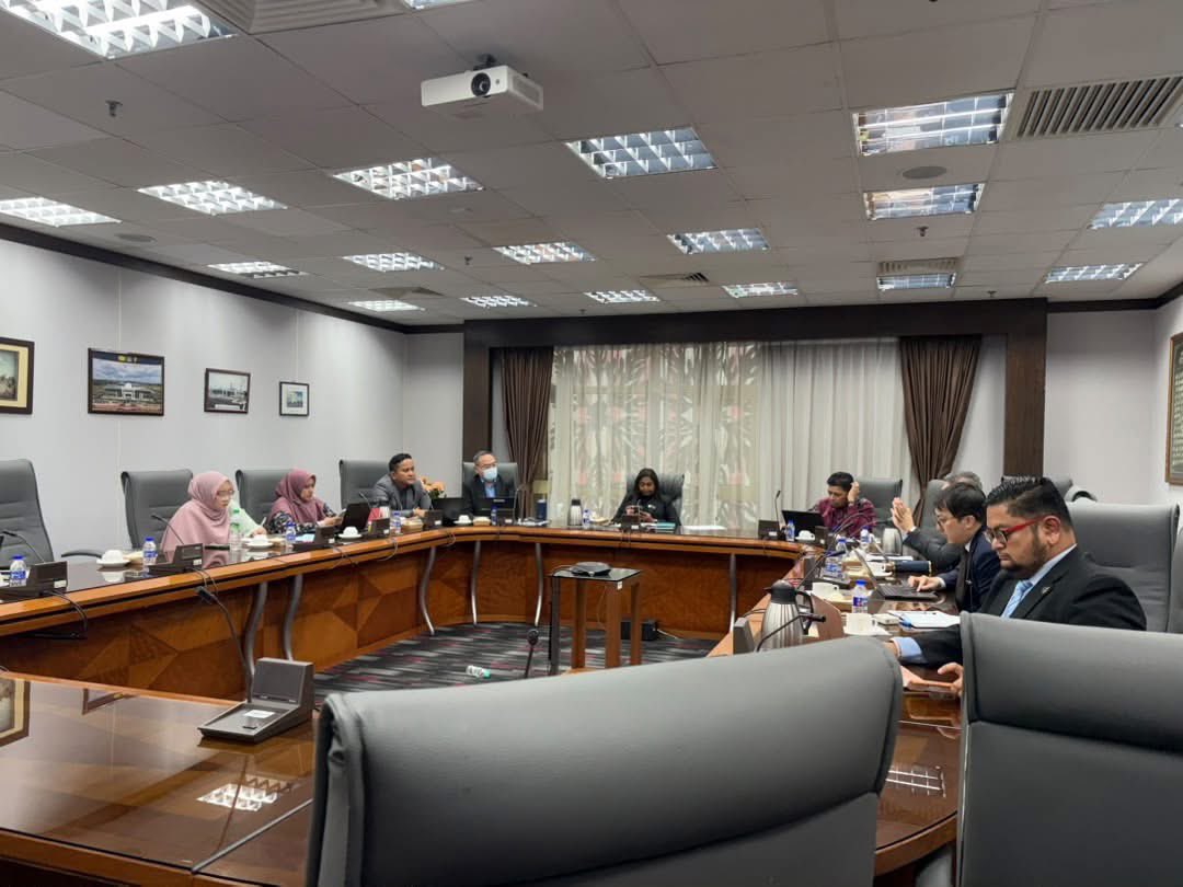 bheuu_jpm's tweet photo. BHEUU JPM MENERAJUI TRANSFORMASI PROSEDUR MAHKAMAH DEMI MEMARTABATKAN EKOSISTEM PENGANTARAAN KOMERSIAL NEGARA
Pautan facebook: https://t.co/FQ5D58AHOF
#BHEUUJPM
#Pengantaraan
#Akta881
#KaedahKaedahMahkamah2012
#ReformasiUndangUndang https://t.co/3jU9eAajaN