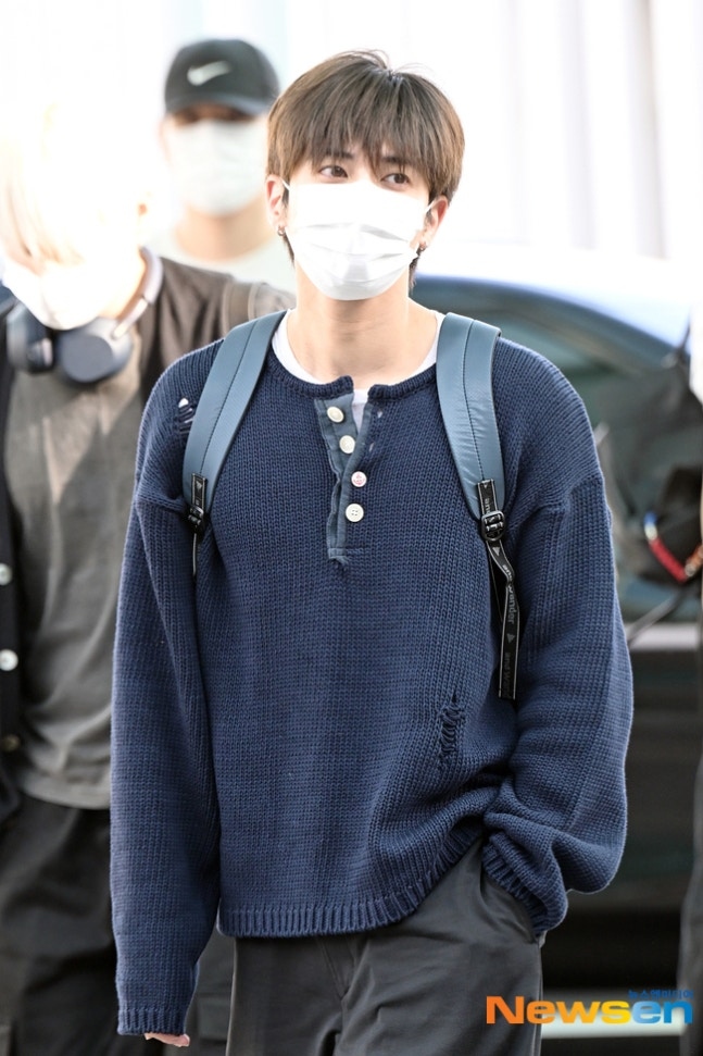 Kstyle_news's tweet photo. 【PHOTO】TOMORROW X TOGETHER、海外スケジュールのためアメリカへ出国

⏬全ての写真（6枚）と動画はリプライの記事から https://t.co/qEhRXGwsiZ