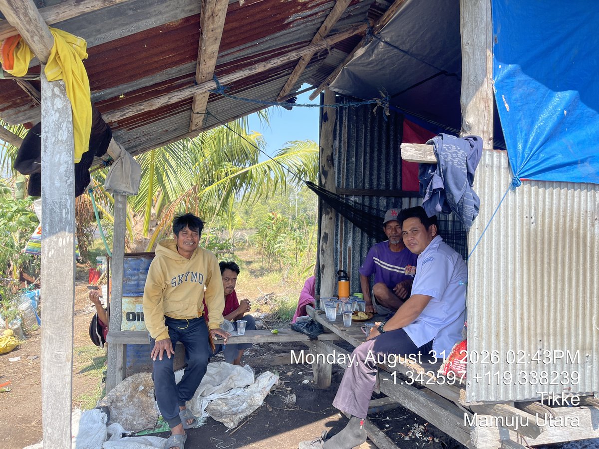 ammank_thoogie's tweet photo. Senin (31/8), Andi Arman, Luhkan Kab. Pasangkayu, di Pokdakan Jembatan Rezeki Ds Tikke, Mendampingi  Akses Informasi Mengenai Pupuk Subsidi #GiatLuhkanSatminkalMaros #Pasangkayu https://t.co/aqIS4vDO4c