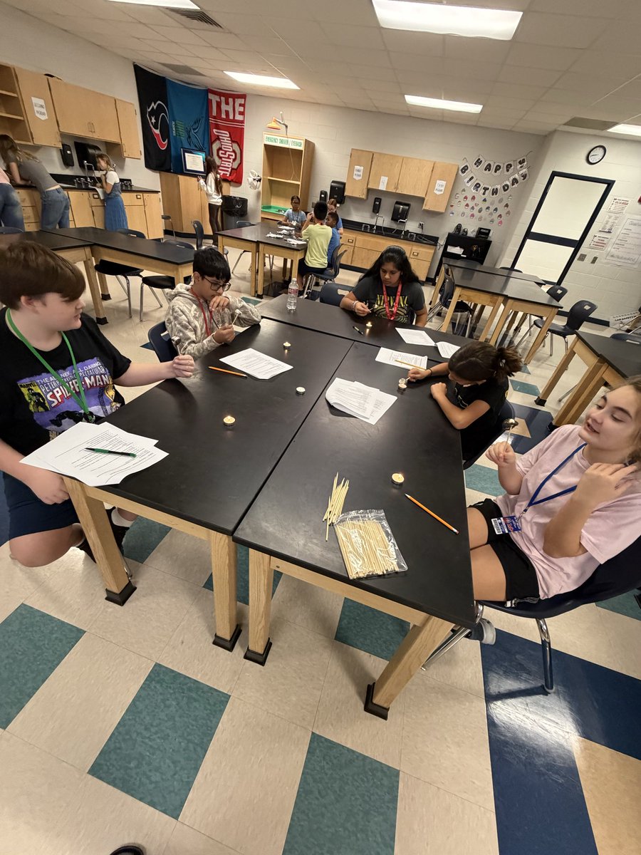 BerryMiller_JH's tweet photo. #LearningLab🚨 7th Grade #Science got hands-on! They explored physical vs. chemical changes by roasting marshmallows, mixing baking soda + vinegar, melting ice & even shaping foil!✨Awesome work, Bobcats!❤️💙🐾🧪
#WhatsGoingOn #BeTheStandard #BuildPearlandProud https://t.co/nsCZ94xnIN