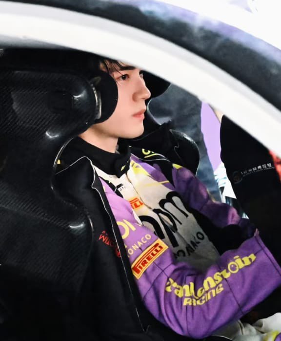 zyiranindofans's tweet photo. 🏁 2026 SHANGHAI 8 HOURS

📅 Jadwal 23–26 September 2026 - Jadwal 27 September menyusul kemudian
⏰ WIB - jadwal live streaming menyusul kemudian

📅 23 SEPTEMBER — RABU
- 08.30
Mobil masuk garasi

📅 24 SEPTEMBER — KAMIS
- 09.00–15.00
Pemeriksaan administrasi & pendaftaran pembalap
- 09.00–15.00
Pemeriksaan teknis kendaraan
- 09.00–11.00
Registrasi ban
- 12.00
Pertemuan manajer tim
- 13.00
Pelatihan & simulasi pemadaman kebakaran
- 14.00–16.00
Foto bersama
- 15.00–17.00
Peninjauan lintasan

📅 25 SEPTEMBER — JUMAT
- 07.40
Latihan evakuasi & pemulihan
- 08.10
Pemeriksaan lintasan
- 08.00–15.00
Pemeriksaan administrasi & pendaftaran pembalap
- 08.00–15.00
Pemeriksaan teknis kendaraan
- 08.40–10.10
Sesi uji coba berbayar 1
- 10.20–10.50
Penimbangan pembalap
- 11.20–12.50
Sesi uji coba berbayar 2
- 14.30–16.00
Sesi uji coba berbayar 3
- 16.30
Briefing pembalap

📅 26 SEPTEMBER — SABTU 
- 07.30
Pemeriksaan lintasan
- 08.00–09.30
Latihan bebas 1
- 10.40–12.10
Latihan bebas 2
- 12.15–12.45
Uji Safety Car & FCY
- 14.30–14.45
Kualifikasi 1 — Pembalap 1
- 14.55–15.10
Kualifikasi 2 — Pembalap 2
- 15.20–15.35
Kualifikasi 3 — Pembalap 3
- 15.45–16.00
Kualifikasi 4 — Pembalap 4
- 16.20
Konferensi pers setelah kualifikasi
#ZhouYiran #周翊然