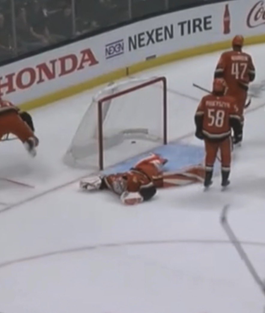 meganlovaniaa's tweet photo. The Horrors return for my goalie https://t.co/regC2ozk5s
