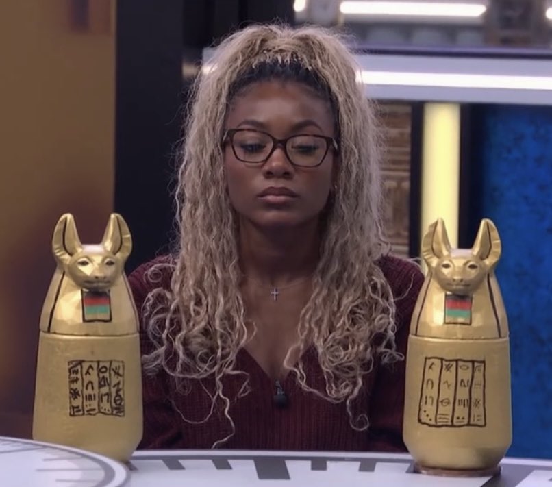 littlemilkweeds's tweet photo. that face card tho #bb28 https://t.co/8ZnE3ttoqP