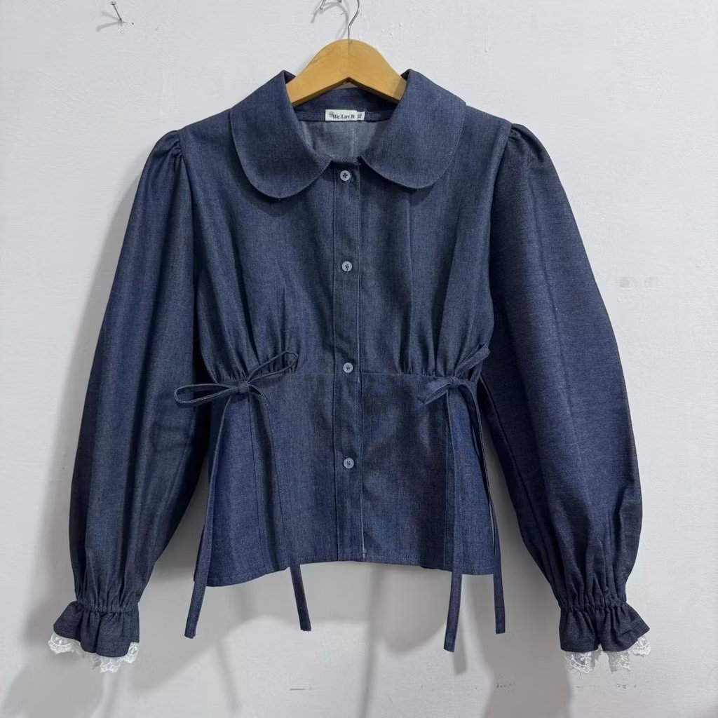 itsmenurulll's tweet photo. Atasan denim tapi modelnya nggak ngebosenin 😣🫶🏻 Ada detail kerah, lengan puff, sama tali di bagian pinggang yang bikin look-nya lebih manis 😍💗 https://t.co/gkk8SphNFz