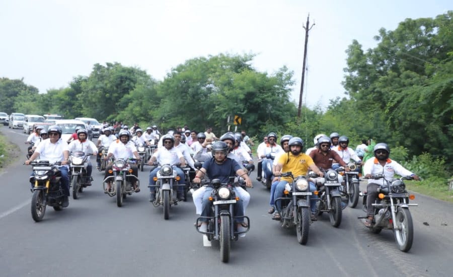 TheNewsAgency1's tweet photo. PM Modi to interact with Seva Yatris travelling from Vadnagar to Varanasi
https://t.co/OMUXZ3YwP5 @narendramodi @themodistory @PMOIndia https://t.co/kH9c1ypeOo