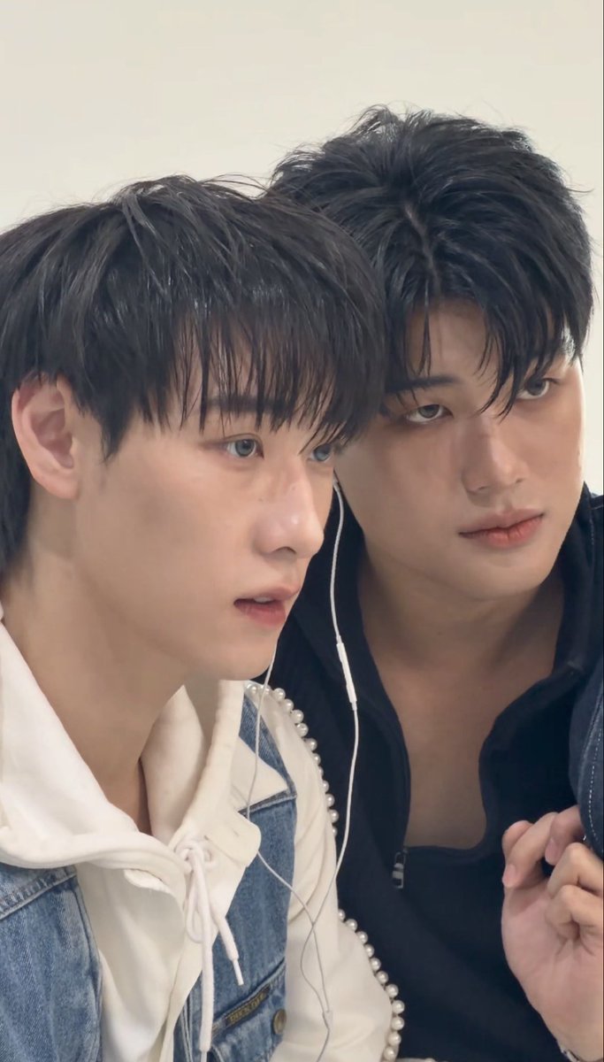10s_americano_'s tweet photo. In Indonesia we don't say "Perfect face couple" we say "Visualnya kawin banget"😭😭😂😂 https://t.co/DivVx4F3Cd