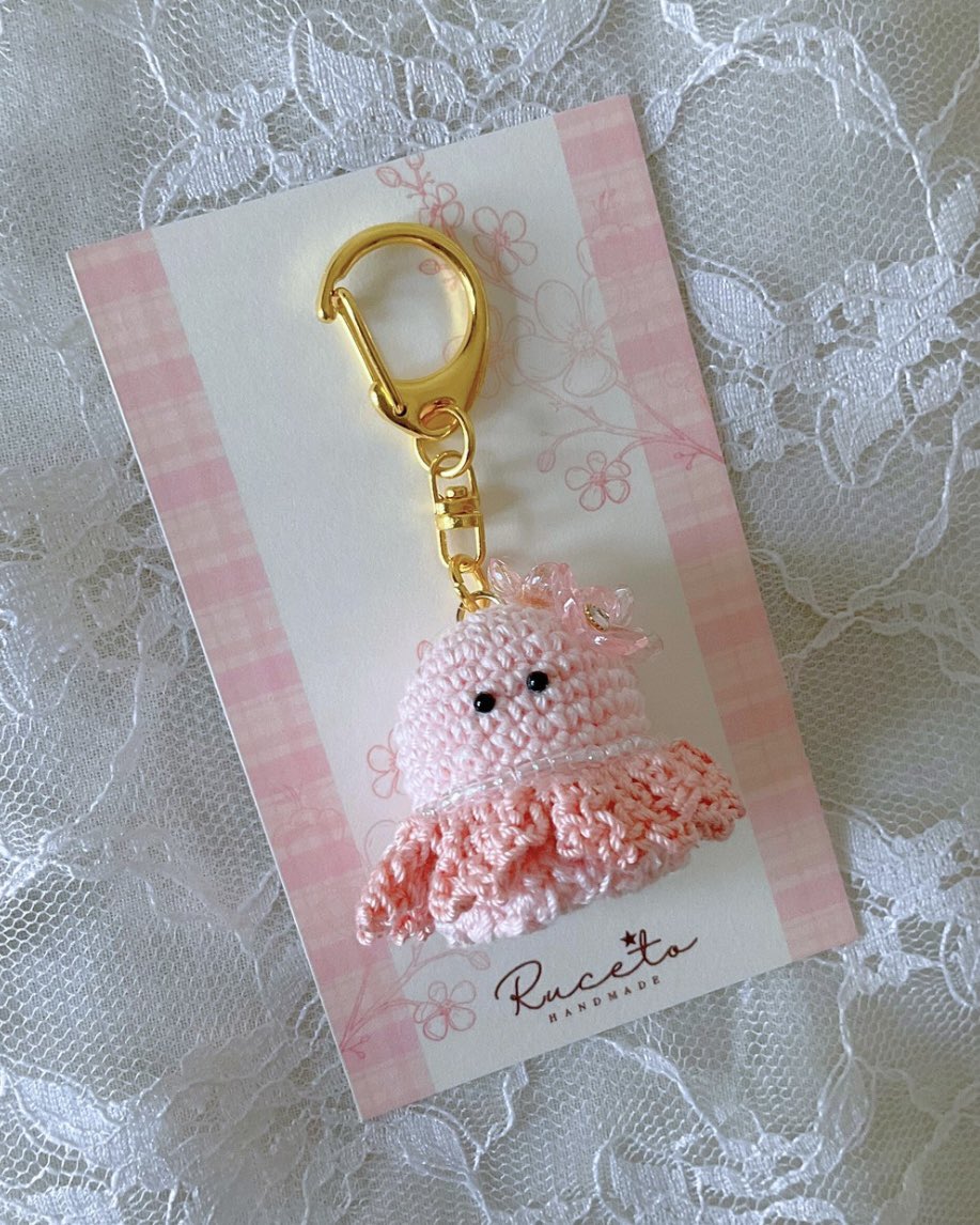 eto_ruceto's tweet photo. minneのお気に入り登録ありがとうございます！
桜をイメージした髪飾りとスカートを履いています🌸
いつでも春を感じられるおばけちゃんです( ᜊ˙˘˙ )ᜊ
再販はありませんので、お家が決まり次第終了になります

🌸桜ホワイト
▶️https://t.co/6sa33u2SXv…

🌸桜ピンク
▶️https://t.co/6sa33u2SXv… https://t.co/zQxW11QN2o
